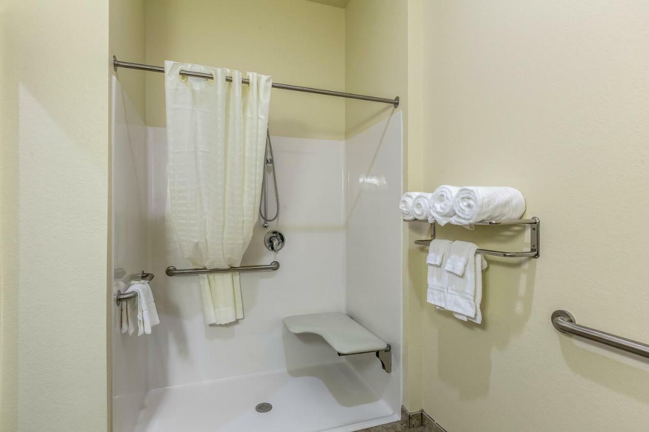 Cobblestone Hotel & Suites - Stevens Point Ngoại thất bức ảnh